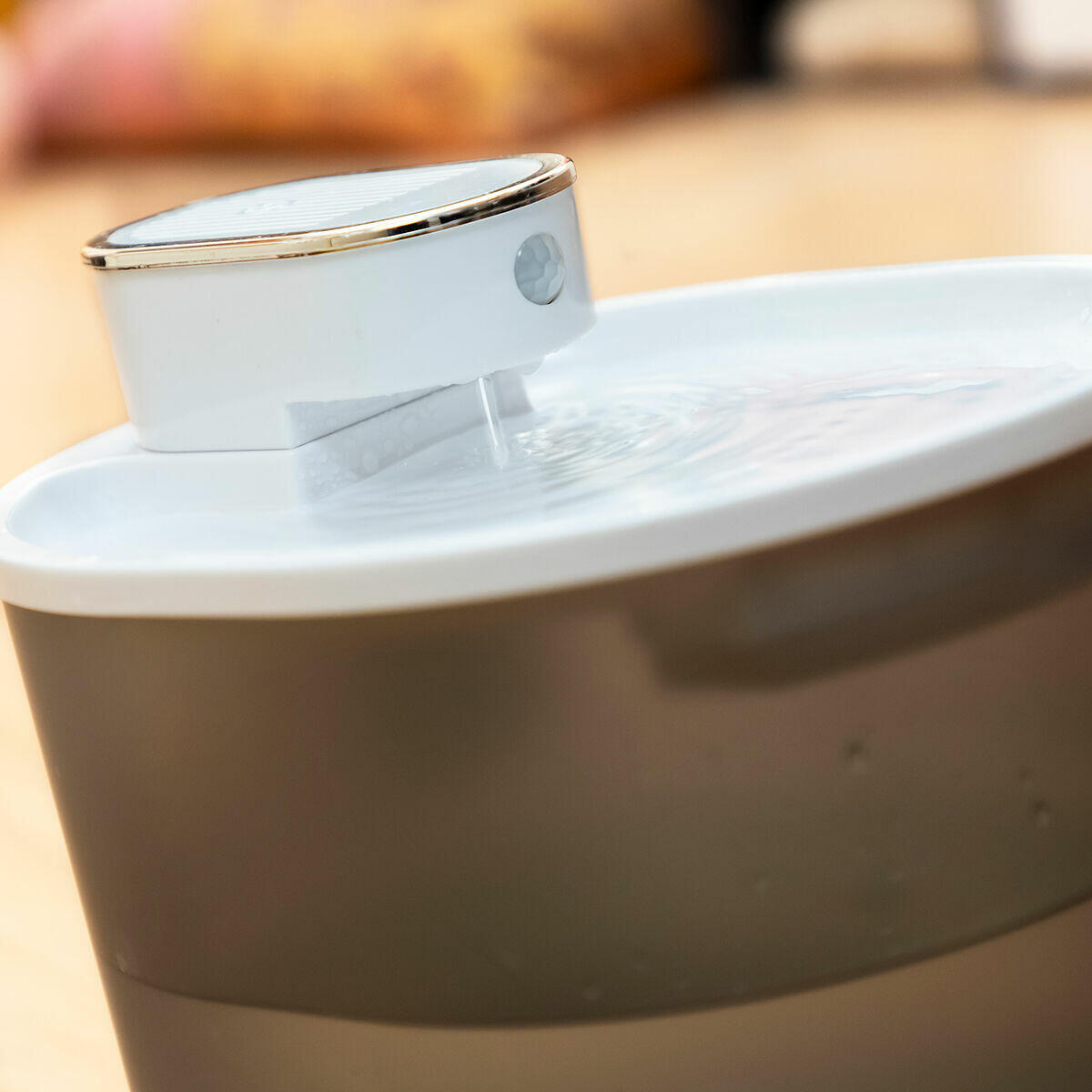 Fuente para Gatos Recargable con Sensor Refopet